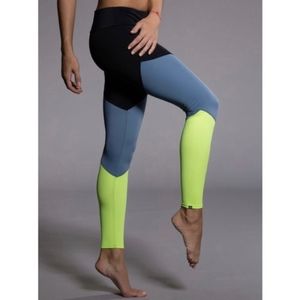 Onzie track legging